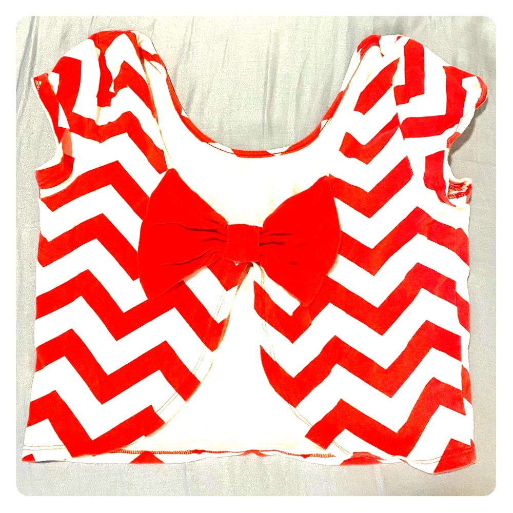 Striped crop top with bow on the back